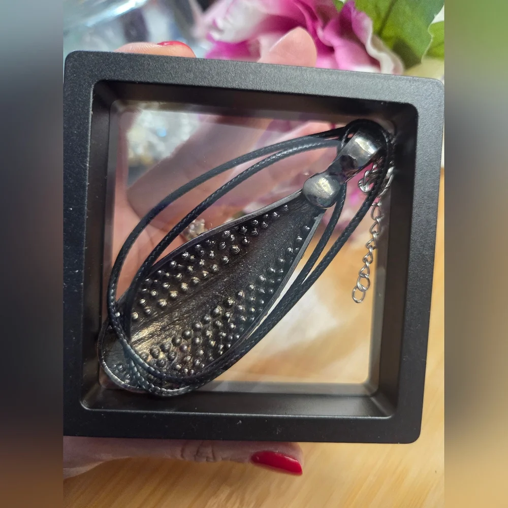 Black and Purole Crystal Teardrop Necklace - Picture 2 of 2